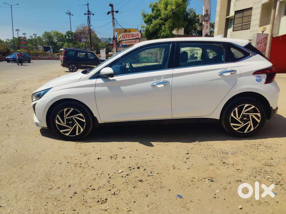Hyundai I20 Asta (o) 1.2 Ivt, 2024, Petrol