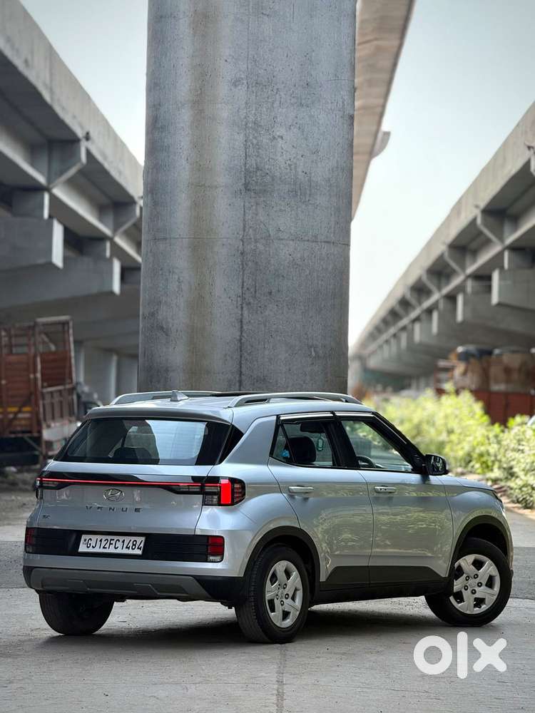 Hyundai Venue Sx Dual Tone, 2022, Cng & Hybrids