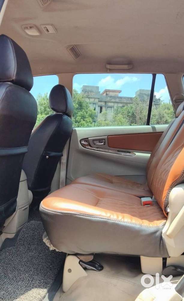 Toyota Innova 2.5 V 8 Str, 2014, Diesel