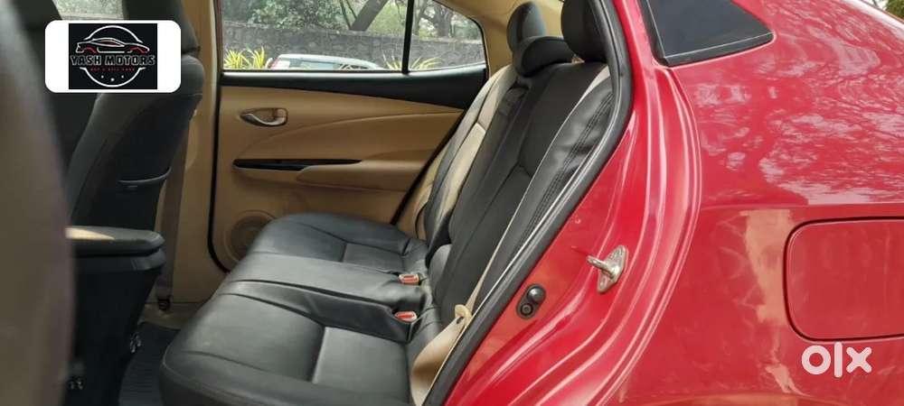 Toyota Yaris V Cvt, 2018, Petrol