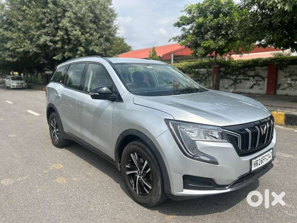 Mahindra Xuv700 2.0 Mx Petrol Mt 5 Str, 2023, Petrol