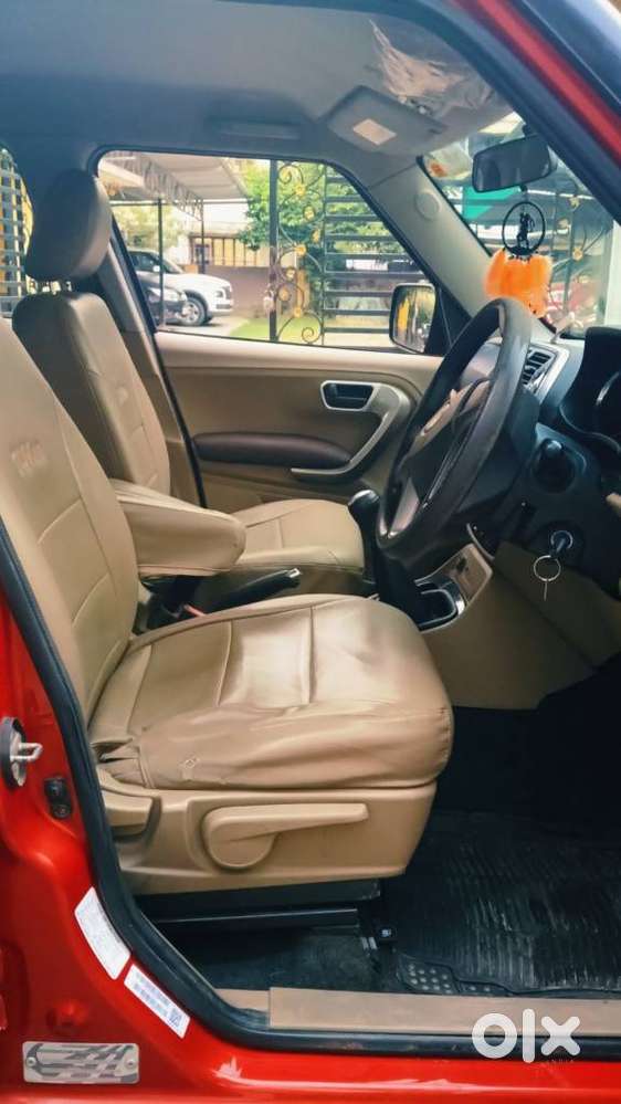 Mahindra Tuv 300 Mhawk100 T8 Dual Tone, 2018, Diesel