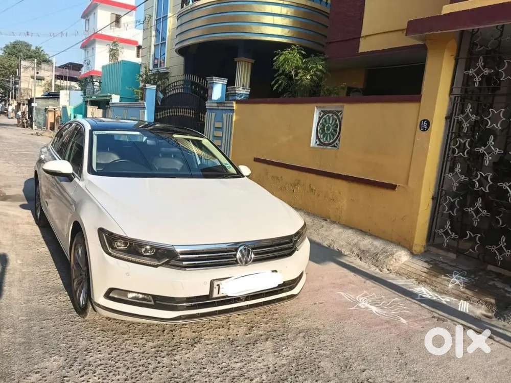 Volkswagen Passat-automatic-sunroof-leather Seats-excellent Condition
