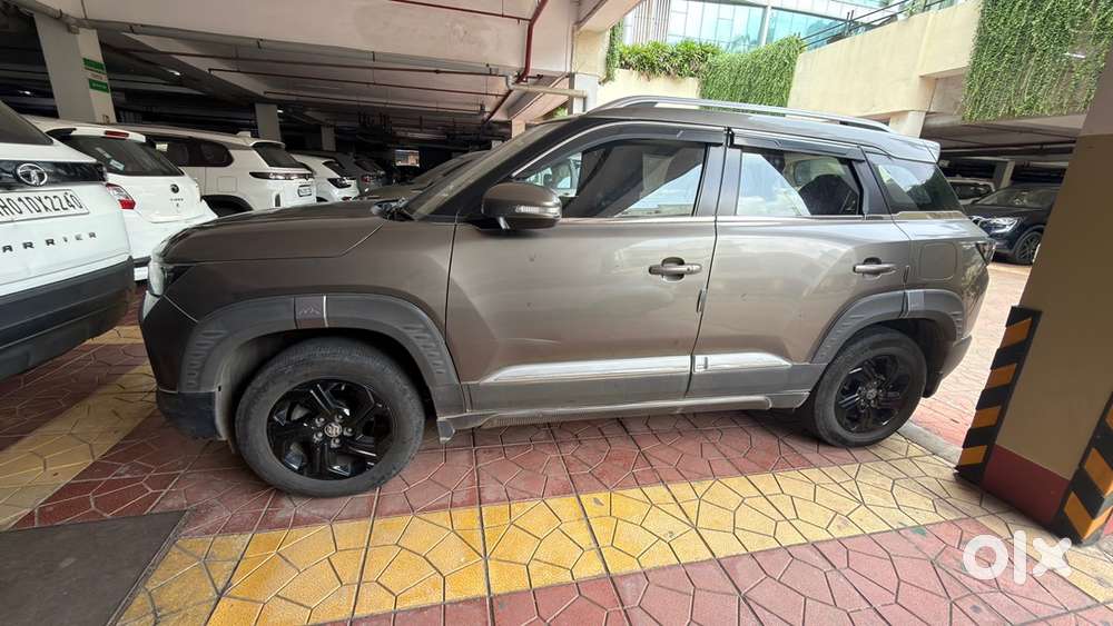 Maruti Brezza Zxi 2024