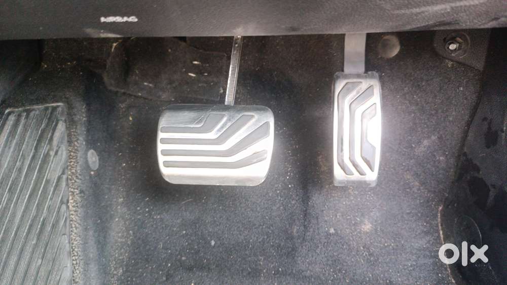 Mahindra Xuv700 2.0 Ax 7 Petrol At Str, 2023, Diesel