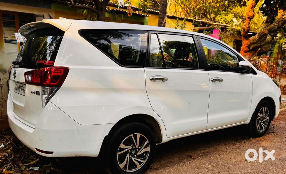 Toyota Innova Crysta 2.4 G Mt, 2022, Diesel