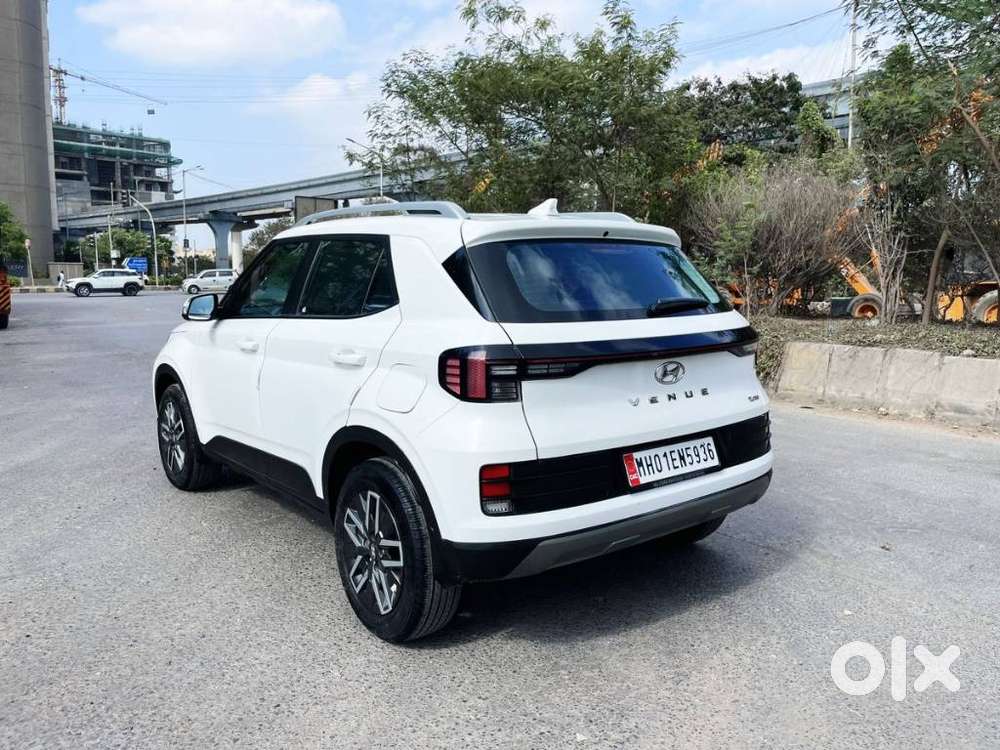 Hyundai Venue 1.2 S (o), 2024, Petrol
