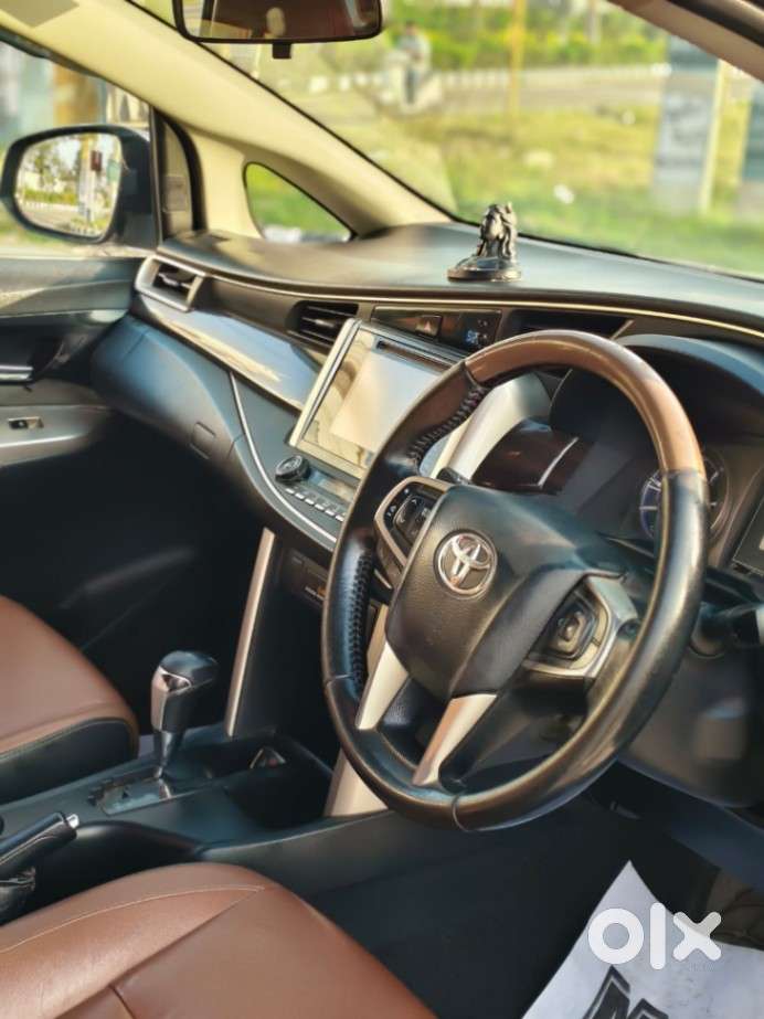 Toyota Innova Crysta 2.8z Automatic, 2017, Diesel