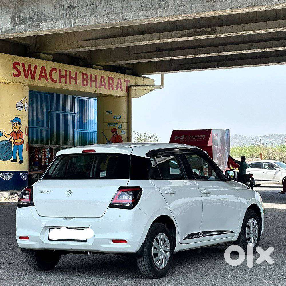 Maruti Suzuki Swift Vxi + Manual, 2025, Petrol