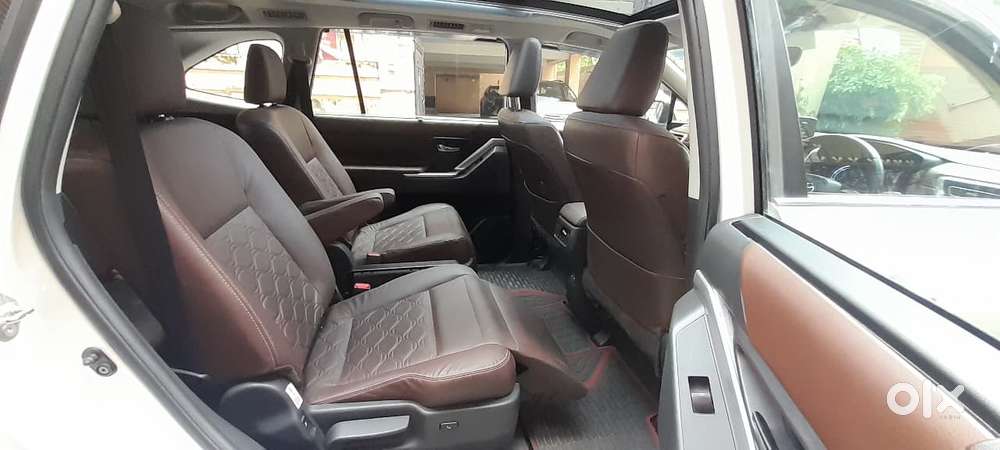 Toyota Innova Hycross 2.0 Zx Hybrid 7 Str, 2024, Cng & Hybrids