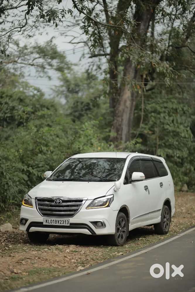Toyota Innova Diesel 2015 Variant