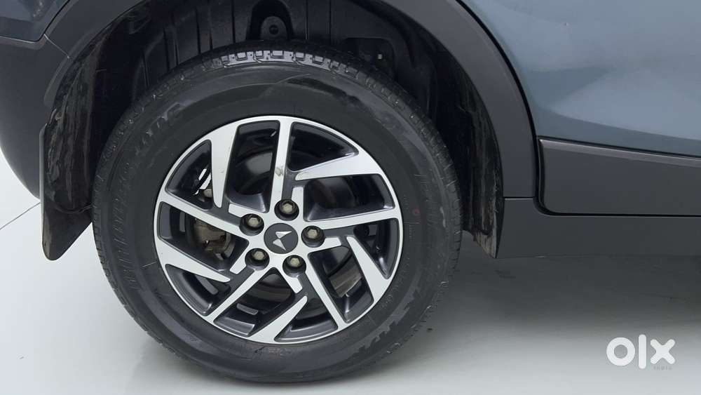 Mahindra Xuv300 W8 Option, 2023, Petrol