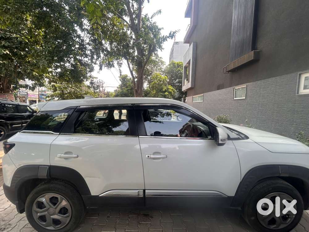 2025 Maruti Brezza Lxi  1st Owner  19,750 Km