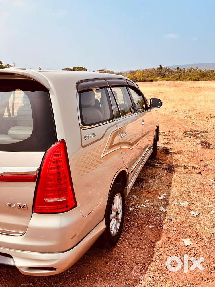 Toyota Innova 2015 Well Maintained