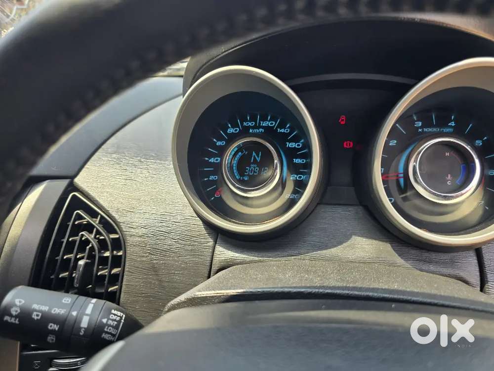 Mahindra Xuv500 2017 Diesel 30000 Km Driven