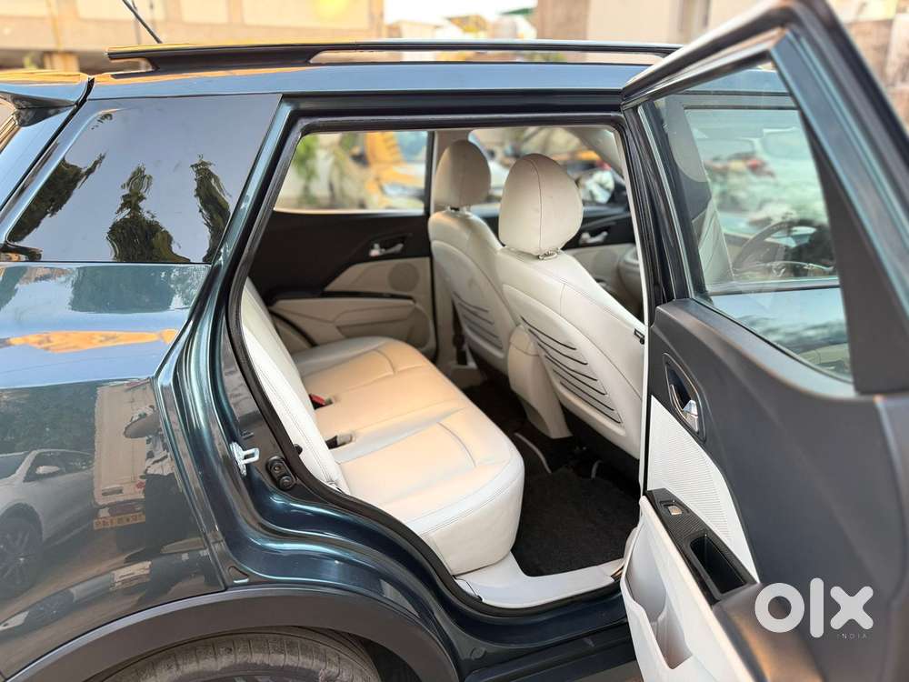 Mahindra Xuv 3xo Ax5 Ds Mt, 2023, Diesel
