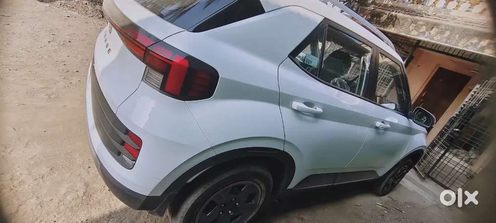 Hyundai Venue 2025  Well Maintained  1st Owner