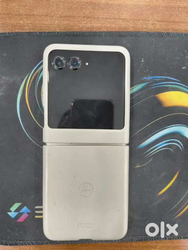 Razr 50 flip phone