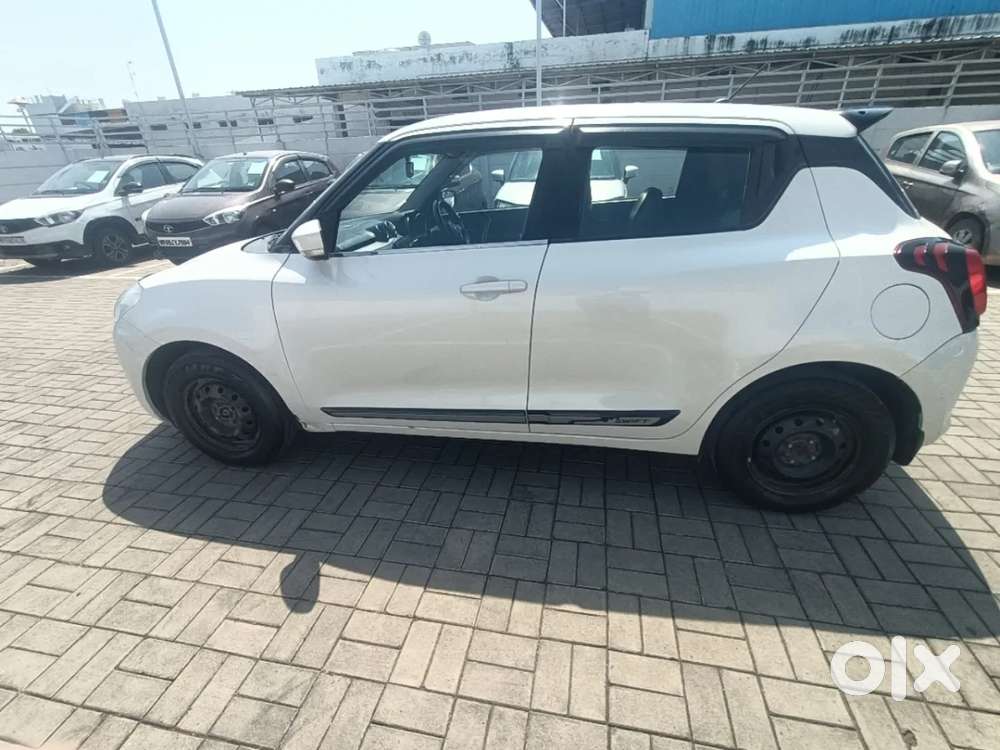 Maruti Suzuki Swift Vxi, 2022, Petrol