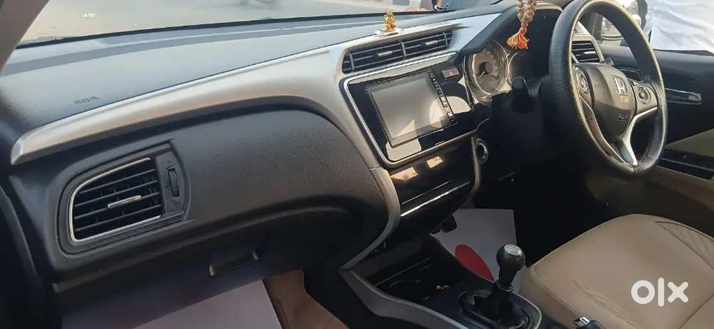 Honda City 1.5 V Mt (i-vtec) Petrol 2022