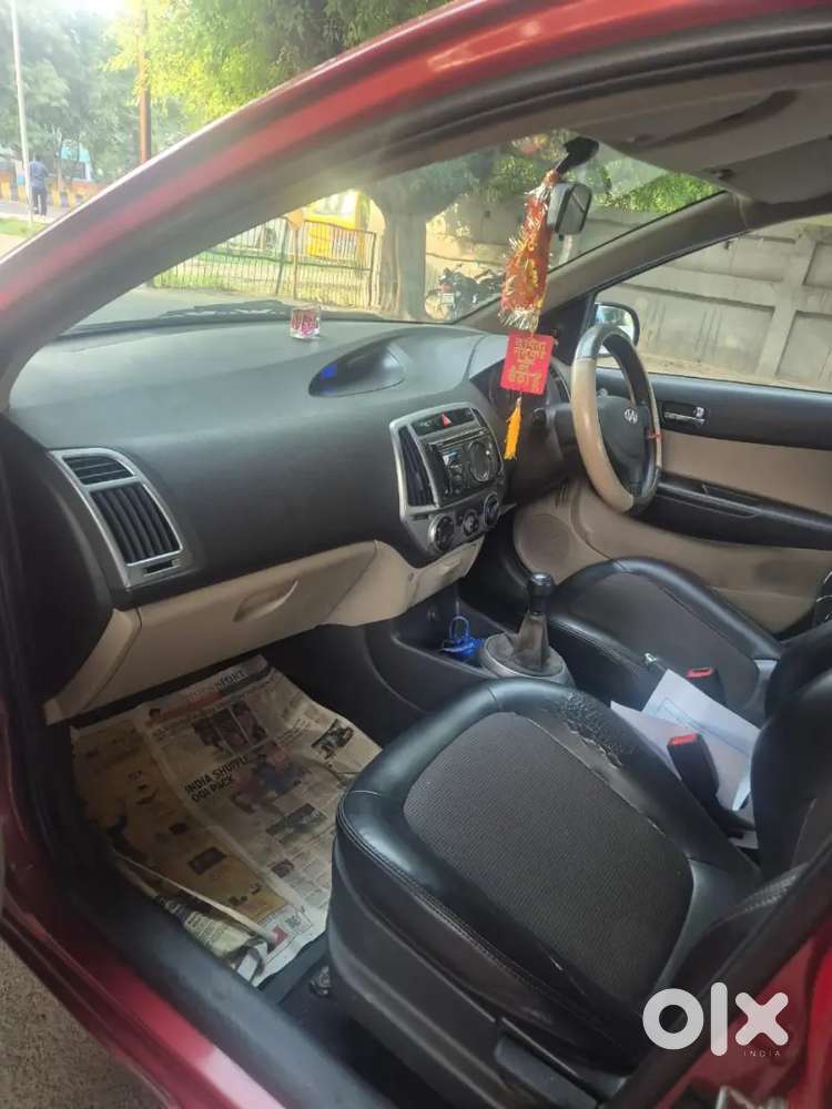 I 20 2012 Model Price Negotiable