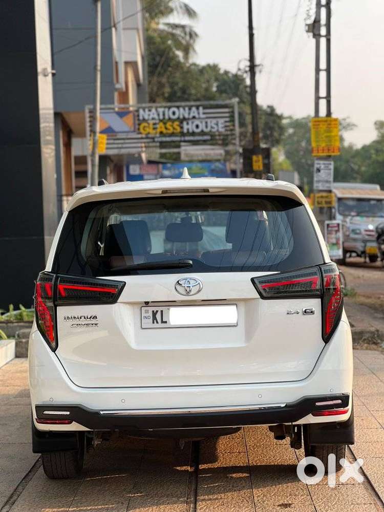 Toyota Innova Crysta 2.4 G Mt 8s, 2022, Diesel