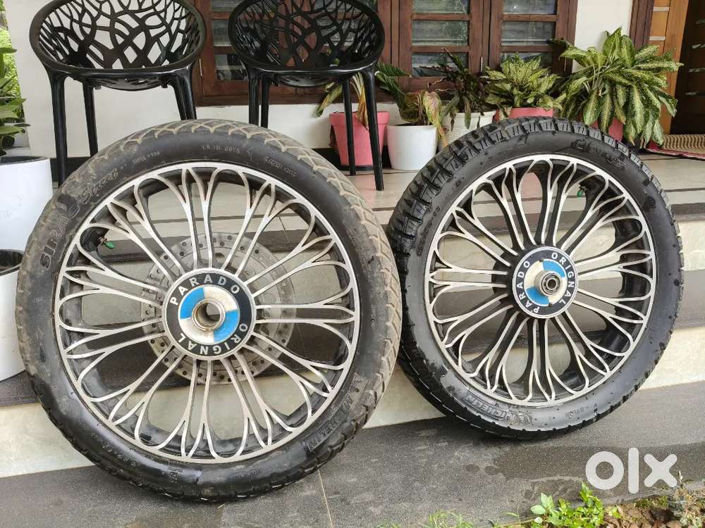 ALLOY WHEEL WITH TIRE