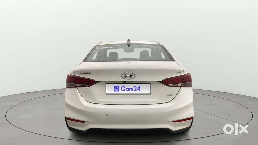 Hyundai Verna 1.6 Vtvt Sx, 2019, Petrol