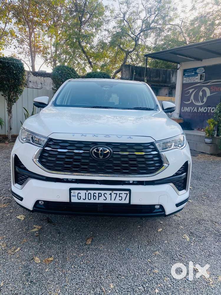 Toyota Innova Hycross 2.0 Zx (o) Hybrid 7 Str, 2024, Petrol