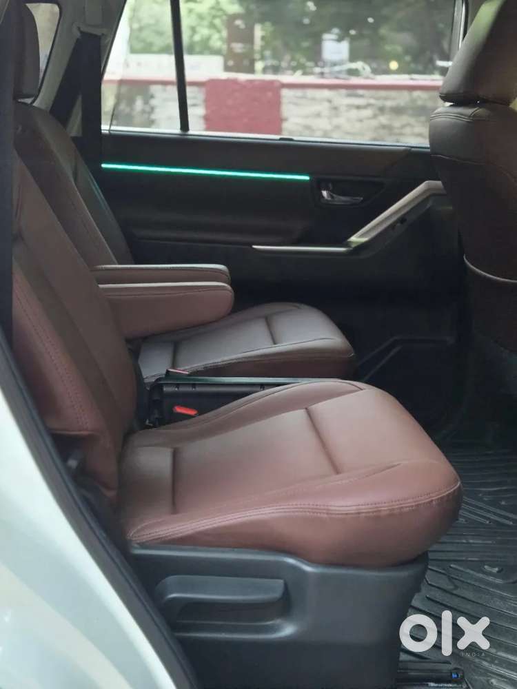 Toyota Innova Hycross 2.0 Vx (o) Hybrid 7 Str, 2024, Petrol
