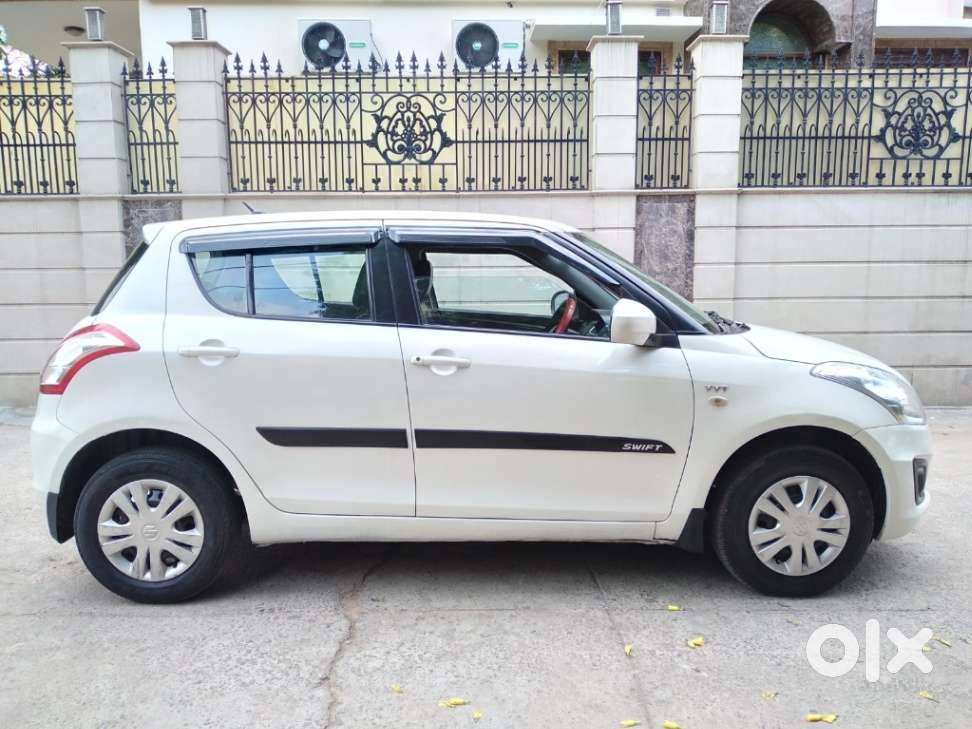 Maruti Suzuki Swift Lxi Option, 2016, Petrol