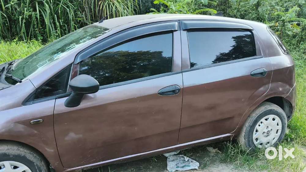 Fiat Punto Emotion 2010 Car