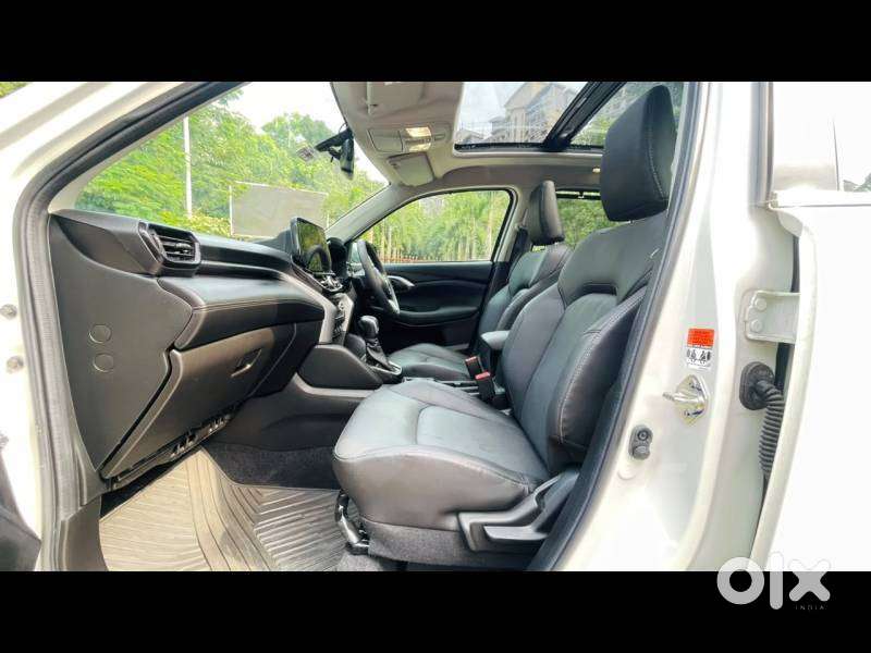 Toyota Urban Cruiser Hyryder 1.5 V Hybrid, 2026, Petrol