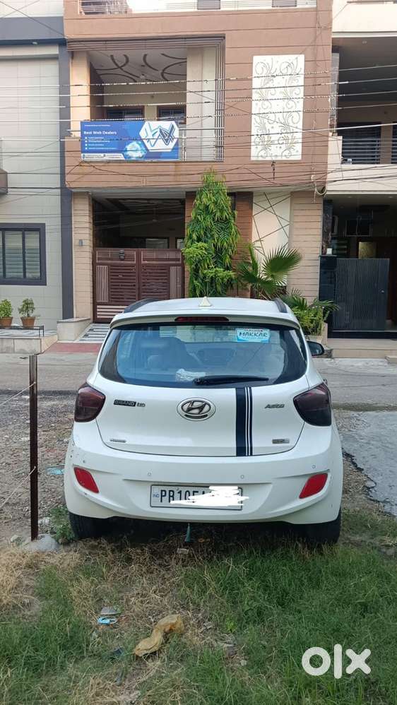 Hyundai Grand I10 2015 Model Very Less Driven Well Maintained Car