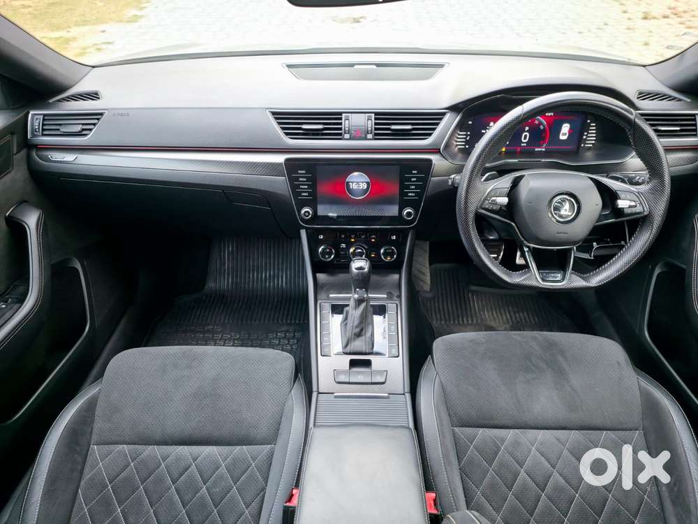 Skoda Superb 2.0 Sportline Tsi At, 2023, Petrol
