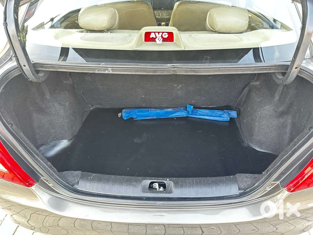 Maruti Suzuki Swift Dzire Vxi(o) Amt, 2016, Petrol