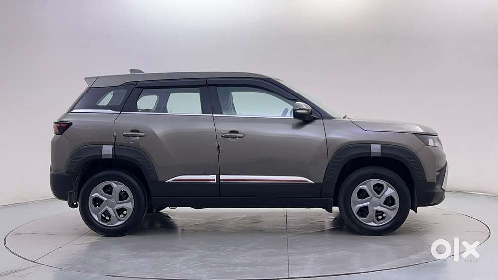 Maruti Suzuki Brezza Vxi At, 2023, Petrol