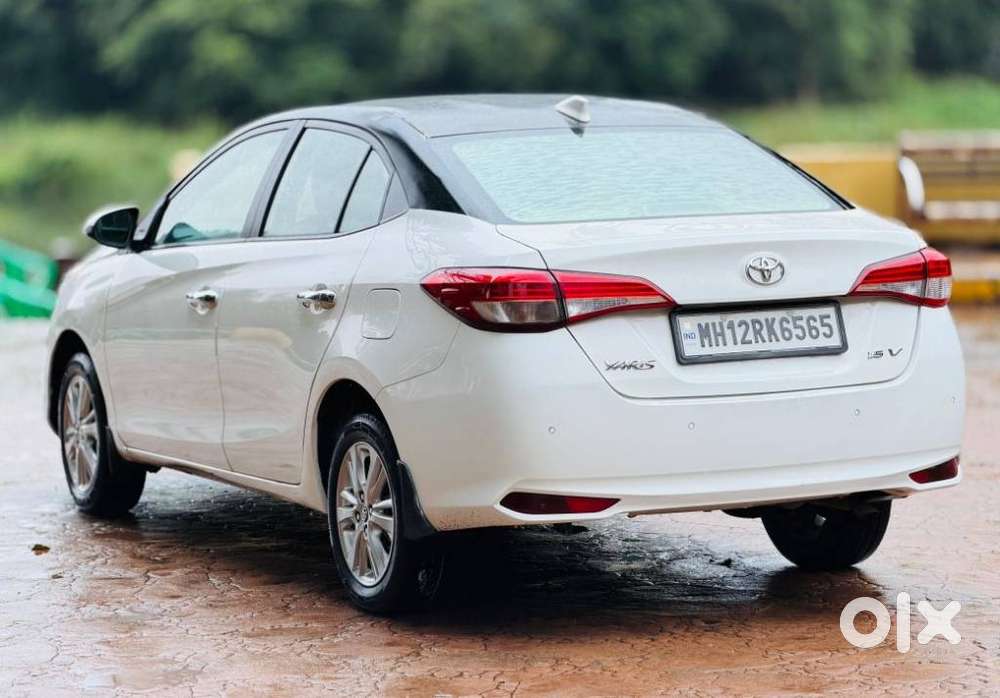 Toyota Yaris V Cvt, 2019, Petrol