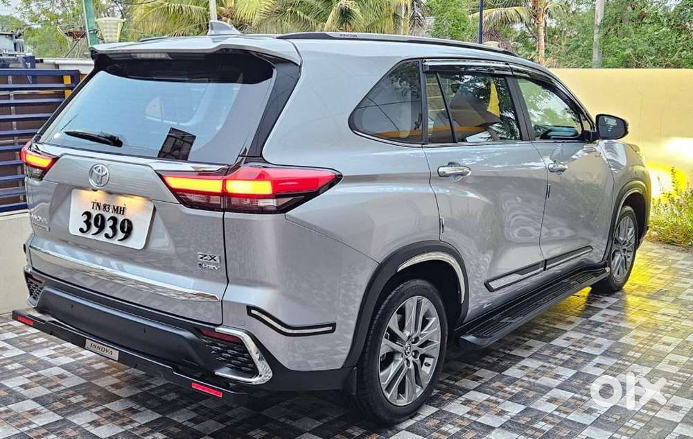 Toyota Innova Hycross 2.0 Zx (o) Hybrid 7 Str, 2026, Petrol