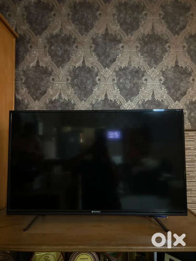 SANSUI TV 44 inches with (FREE HD SET TOP BOX)