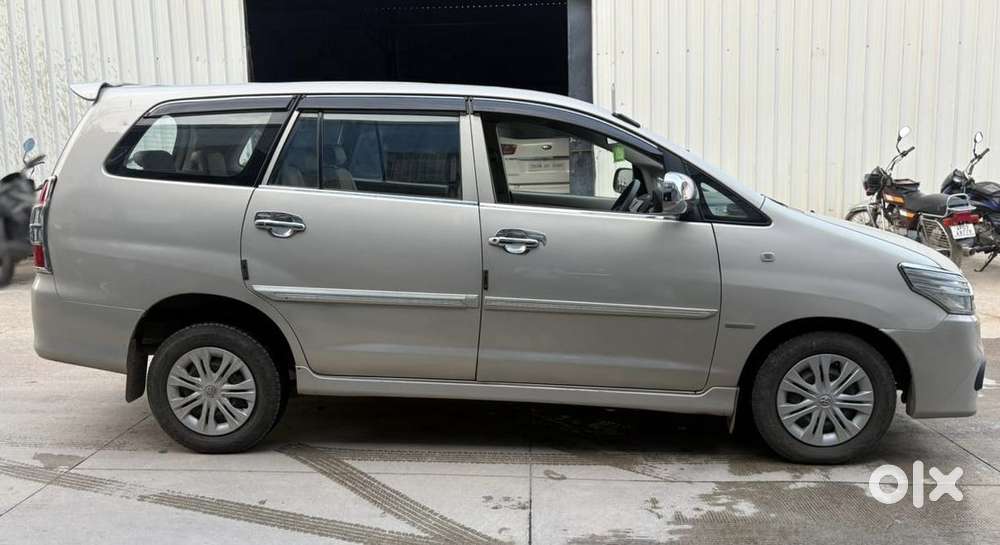 Toyota Innova 2.5 Gx (diesel) 8 Seater Bs Iv, 2013, Diesel