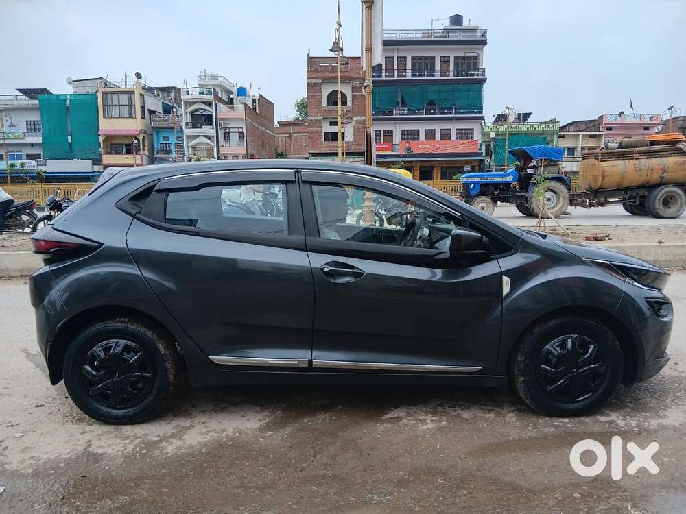 Tata Altroz 1.2 Xe, 2020, Petrol