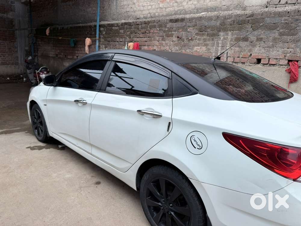 Hyundai Fluidic Verna 2012