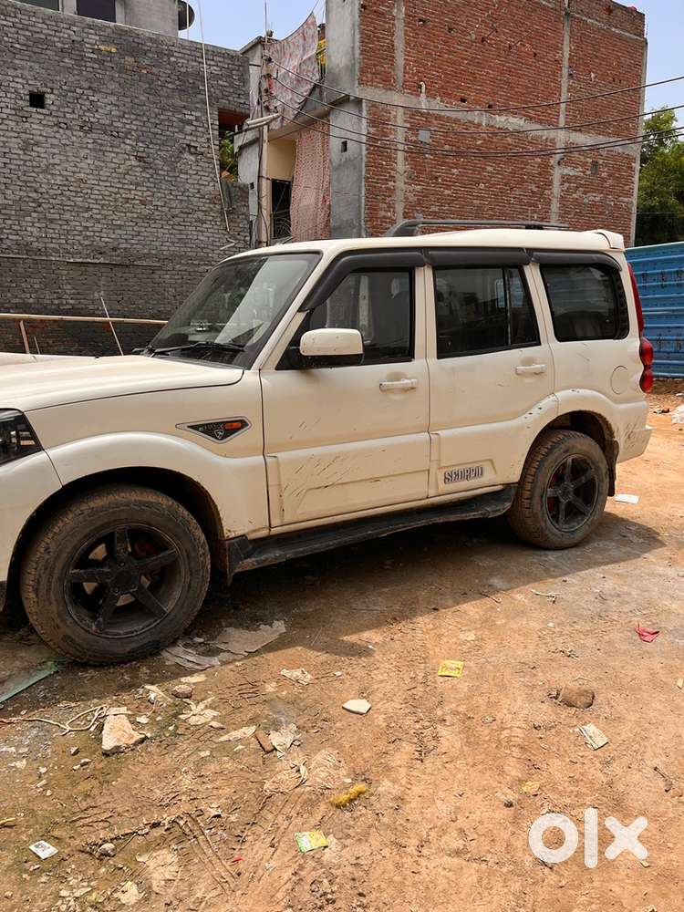 Mahindra Scorpio S6+
