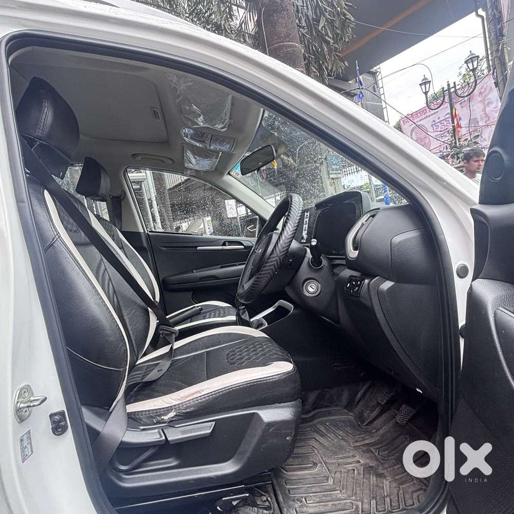 Kia Sonet Htk G, 2025, Petrol