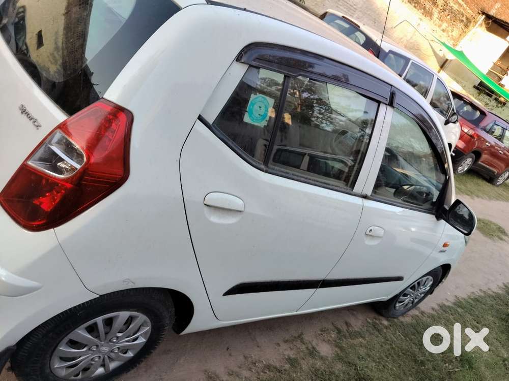 Hyundai I10 Sportz, 2016, Petrol