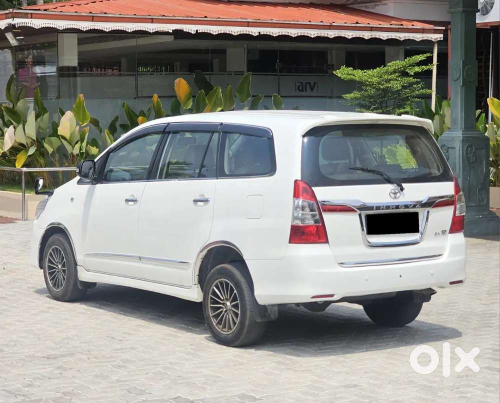 Toyota Innova 2015