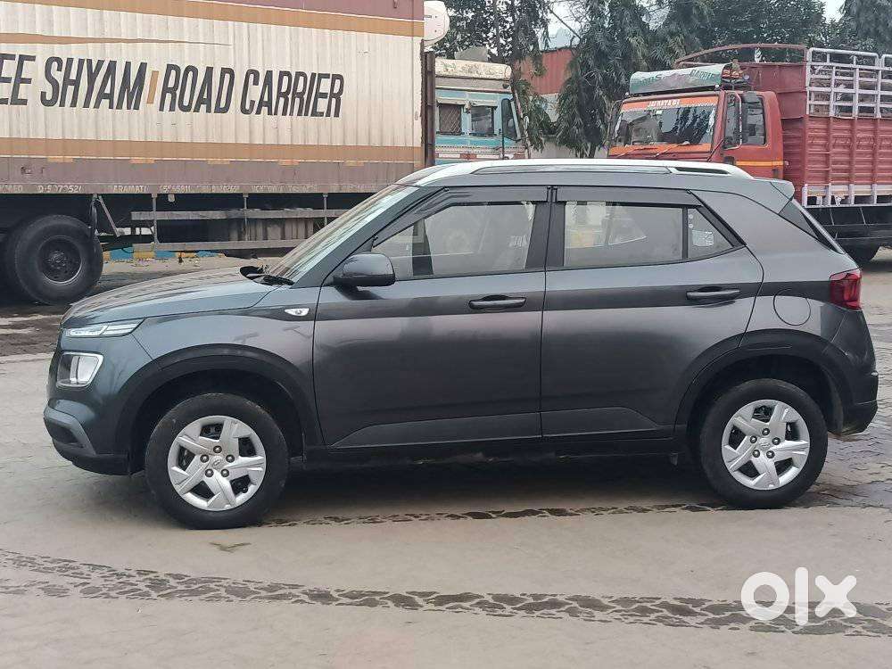 Hyundai Venue S Plus Mt 1.2 Kappa, 2022, Petrol