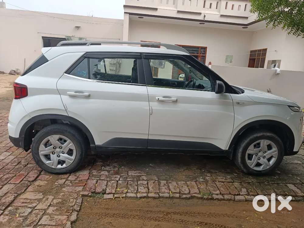 Hyundai Venue 2020 Manual Petrol Car