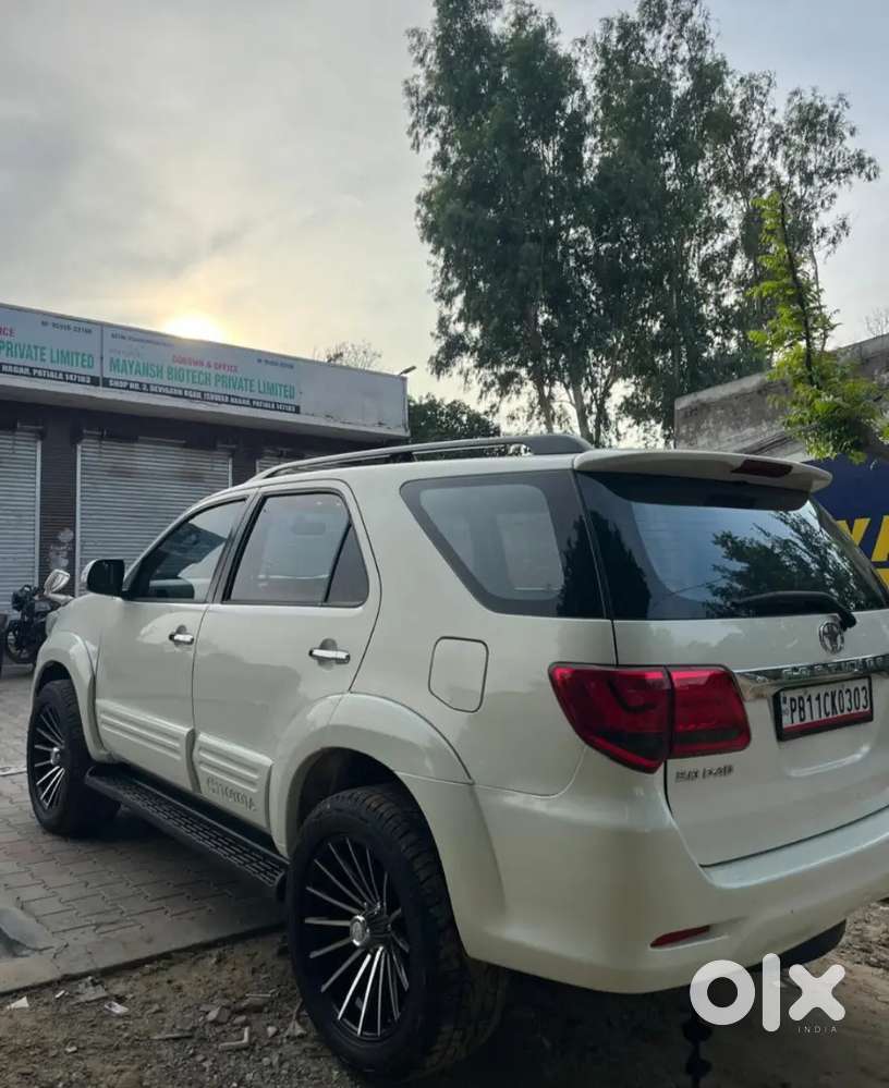 Toyota Fortuner 2013